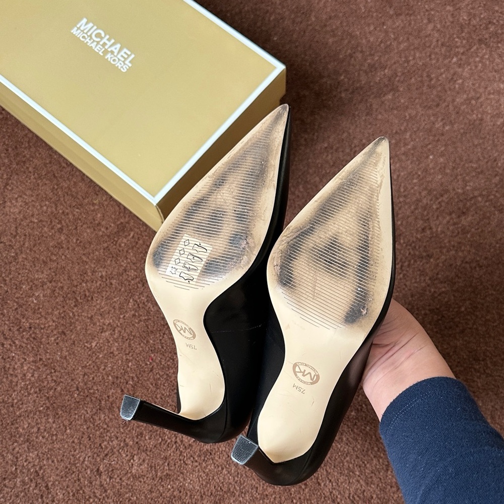 Michael Michael Kors Amara Black Pointed Heels size 7.5 - Picture 6 of 8
